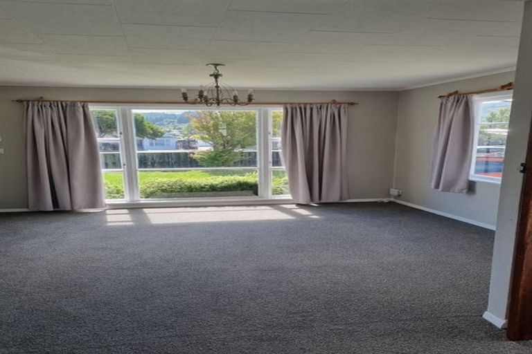 Photo of property in 1/173 Wainuiomata Road, Wainuiomata, Lower Hutt, 5014