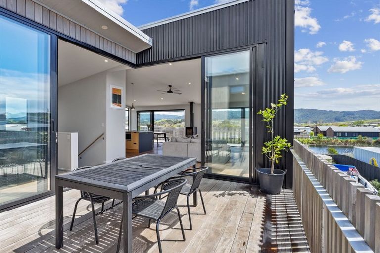 Photo of property in 32 Northcoast Place, Mangawhai Heads, Mangawhai, 0505