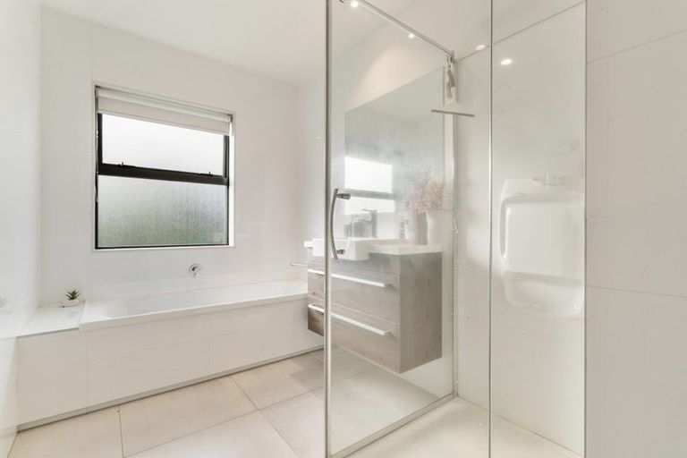 Photo of property in 41 Andalusian Way, Karaka, Papakura, 2113