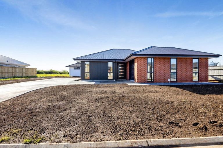 Photo of property in 14 Roka Street, Bell Block, New Plymouth, 4312