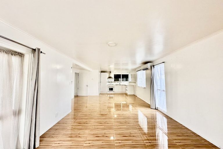 Photo of property in 57 Hyperion Drive, Randwick Park, Auckland, 2105