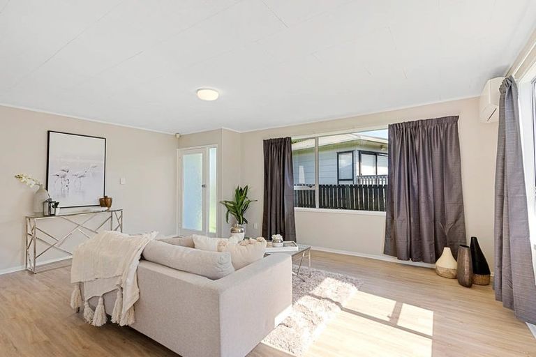 Photo of property in 39 Court Town Close, Mangere, Auckland, 2022