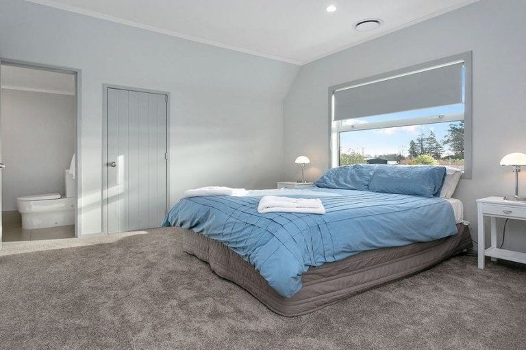 Photo of property in 17 Sheridan Crescent, Leamington, Cambridge, 3432