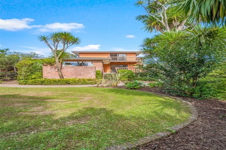 Photo of property in 47 Saddleback Rise, Murrays Bay, Auckland, 0630
