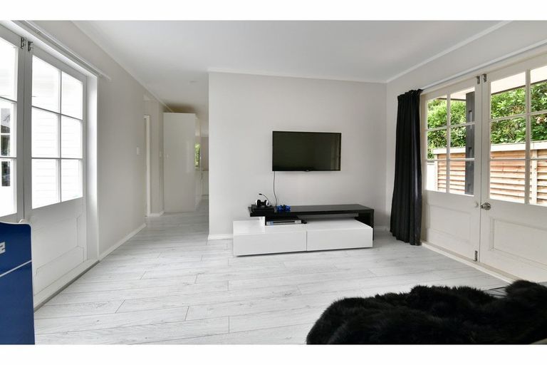 Photo of property in 11a Milton Road, Orewa, 0931