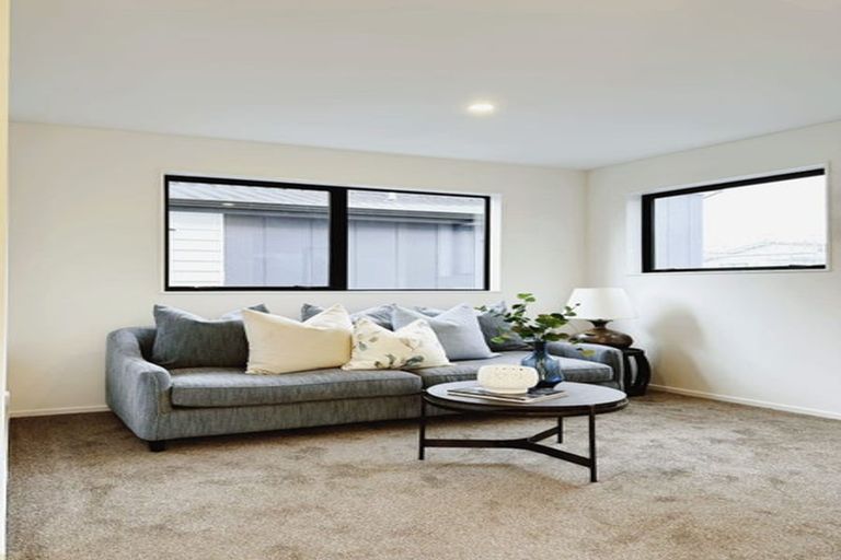 Photo of property in 32 Clara Road, Silverdale, 0932