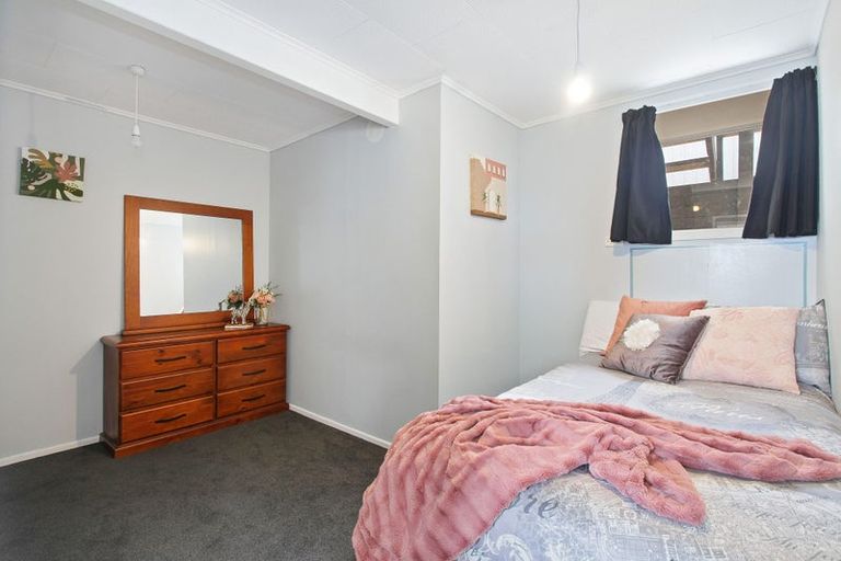 Photo of property in 15 Red Hill Road, Red Hill, Papakura, 2110