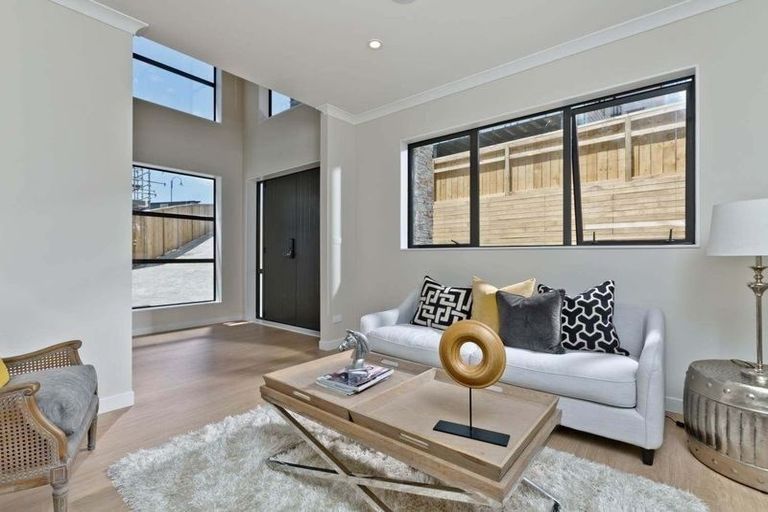 Photo of property in 30 Para Close, Fairview Heights, Auckland, 0632