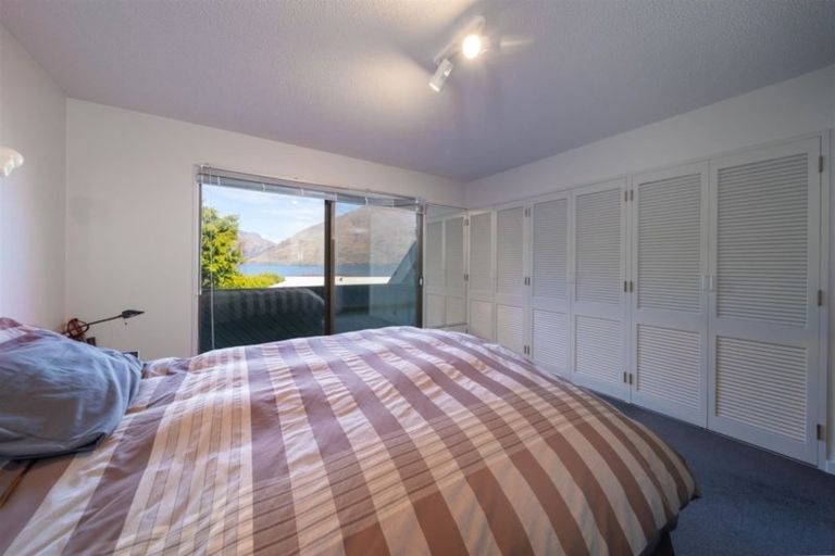 Photo of property in 56 Cedar Drive, Kelvin Heights, Queenstown, 9300