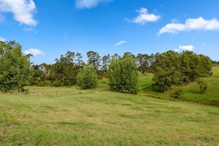 Photo of property in 206 Trigg Road, Kumeu, 0891