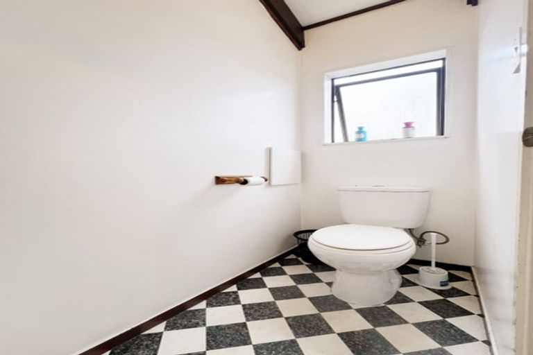 Photo of property in 2/87 Hillsborough Road, Hillsborough, Auckland, 1042