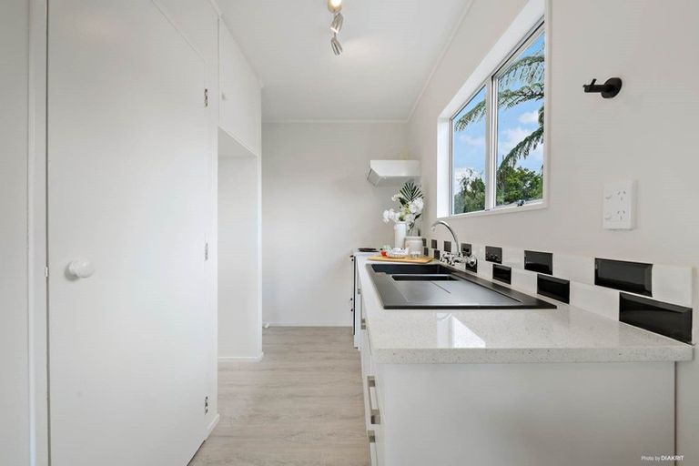 Photo of property in 1/42 Orams Road, Hillpark, Auckland, 2102