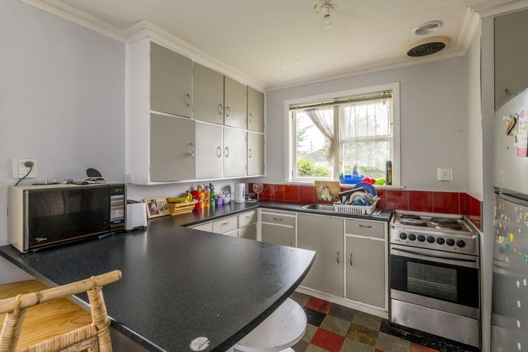 Photo of property in 1 Kauri Street, Levin, 5510
