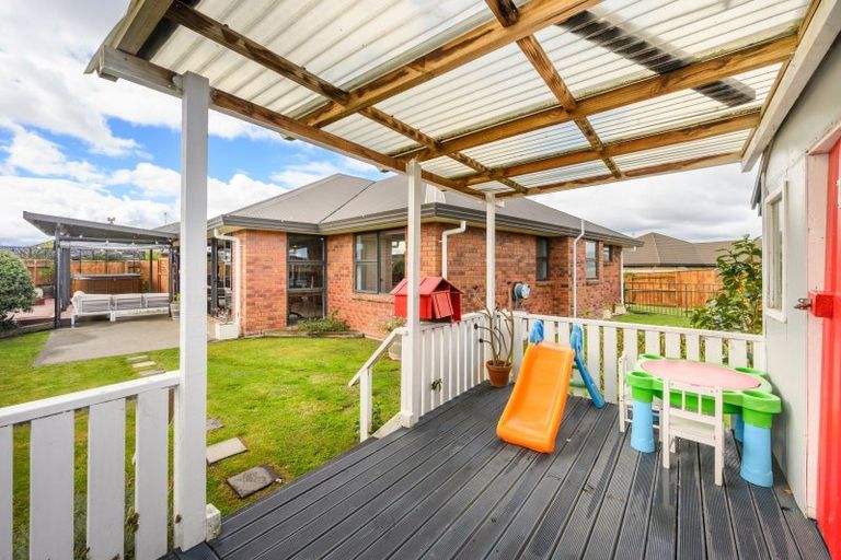 Photo of property in 7 Medallion Court, Kelvin Grove, Palmerston North, 4414