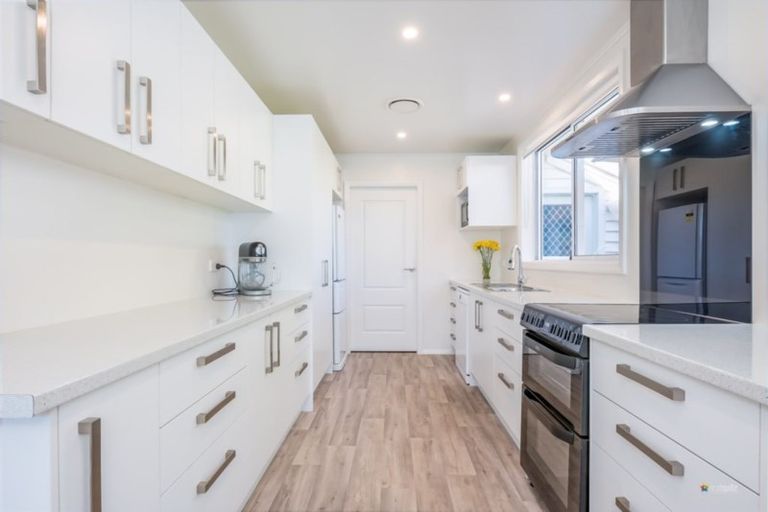 Photo of property in 26 Kapiti Crescent, Titahi Bay, Porirua, 5022