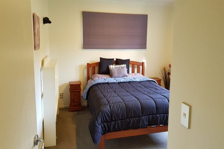 Photo of property in 16 Eastcott Grove, Churton Park, Wellington, 6037