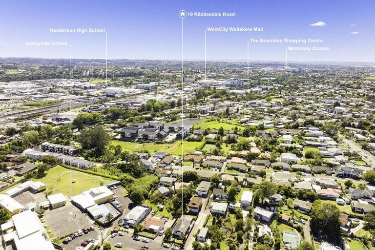 Photo of property in 19 Ribblesdale Road, Henderson, Auckland, 0612