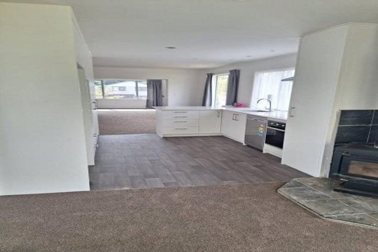 Photo of property in 137 Reeves Road, Pakuranga Heights, Auckland, 2010