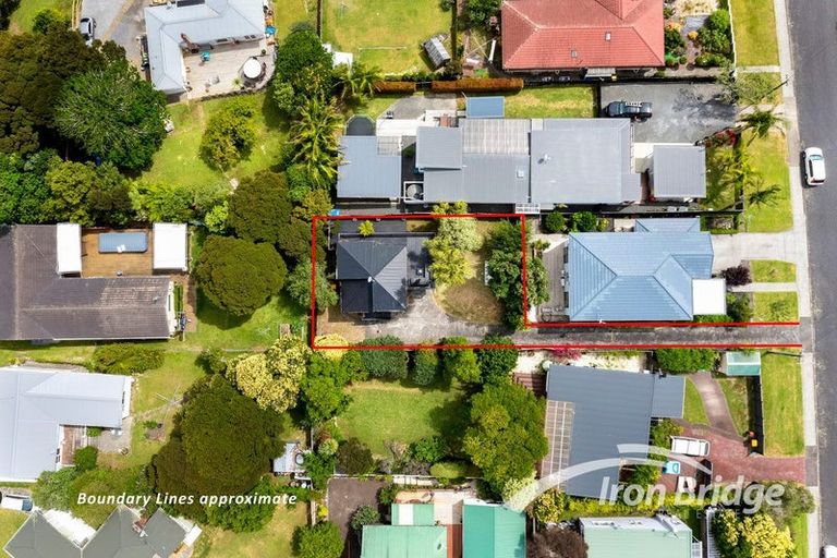 Photo of property in 38a Dakota Avenue, Beach Haven, Auckland, 0626