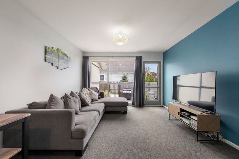 Photo of property in 2/97 Champion Street, Edgeware, Christchurch, 8013