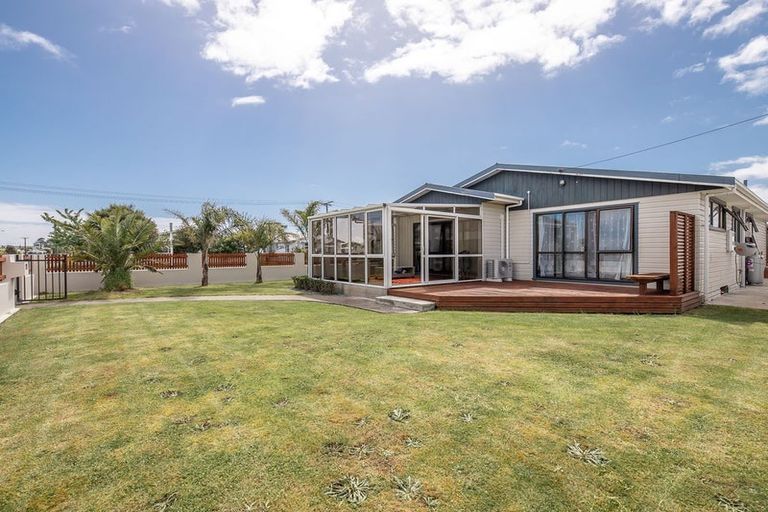 Photo of property in 29 Romilly Street, Westport, 7825