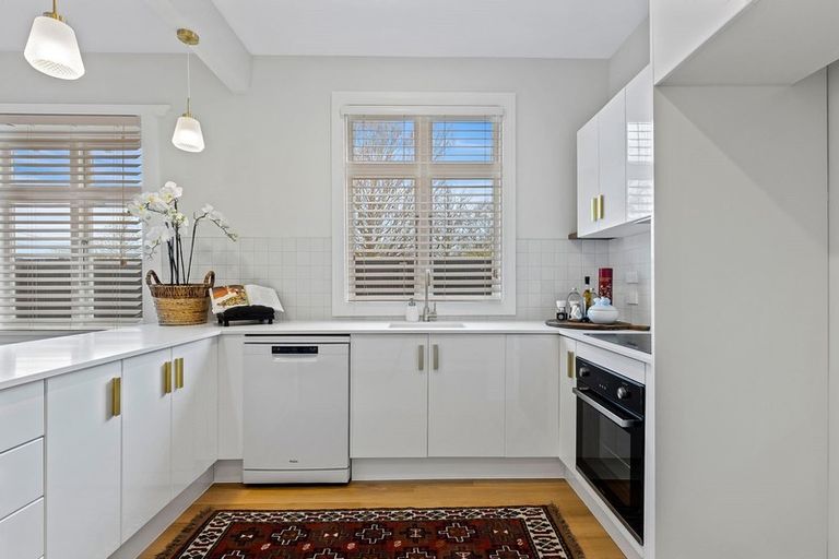 Photo of property in 1/19 Hills Road, Edgeware, Christchurch, 8013