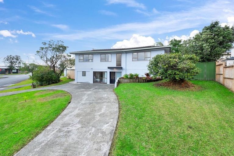 Photo of property in 4 St Catherine Crescent, West Harbour, Auckland, 0618
