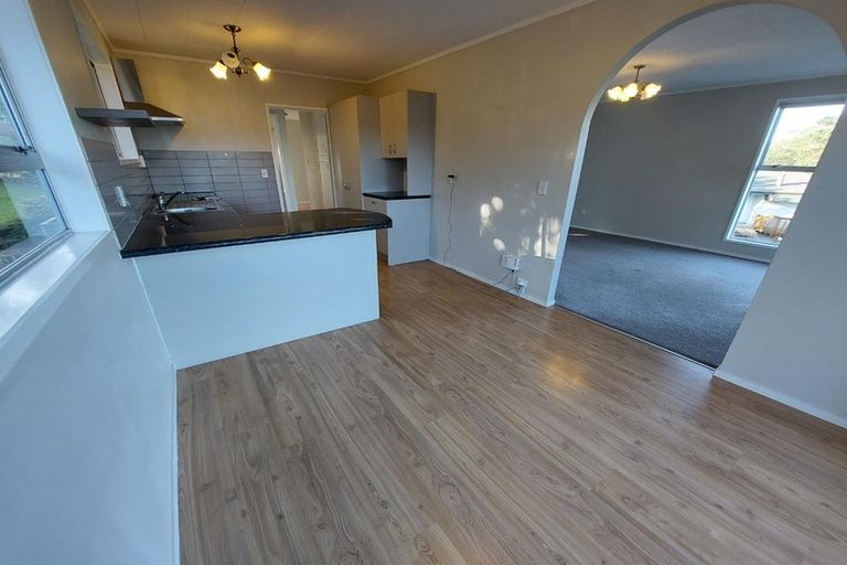 Photo of property in 1/46a Captain Scott Road, Glen Eden, Auckland, 0602