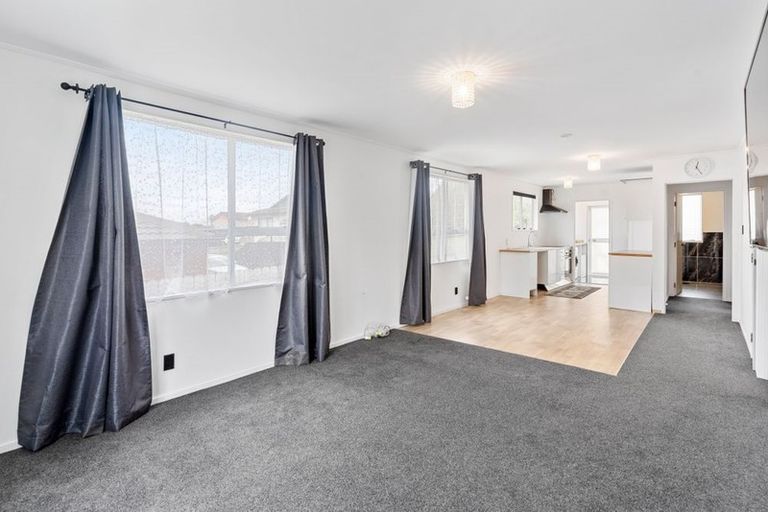 Photo of property in 2/72 Palmers Road, Clendon Park, Auckland, 2103