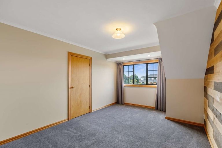 Photo of property in 116 Pacific Drive, Fitzherbert, Palmerston North, 4410
