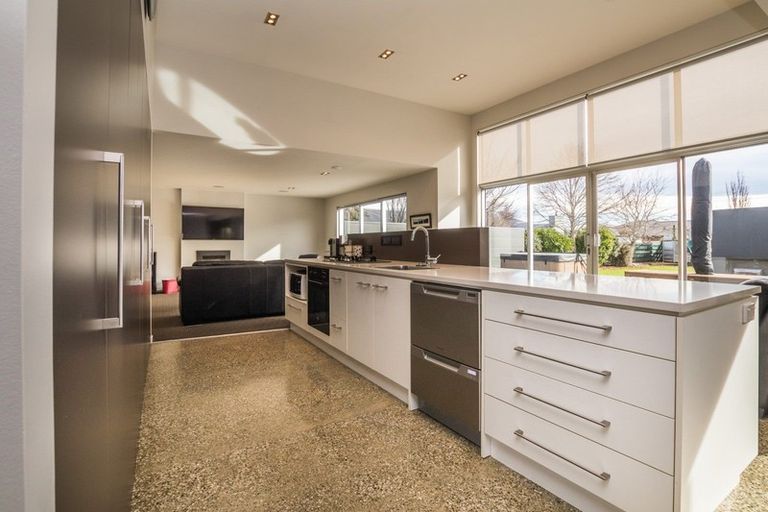 Photo of property in 43 Anne Street, Winton, 9720