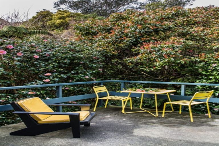 Photo of property in 18 Churchill Drive, Wilton, Wellington, 6035