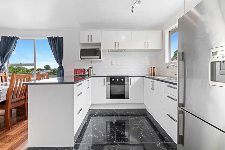 Photo of property in 14 Yearsley Place, Manurewa, Auckland, 2102