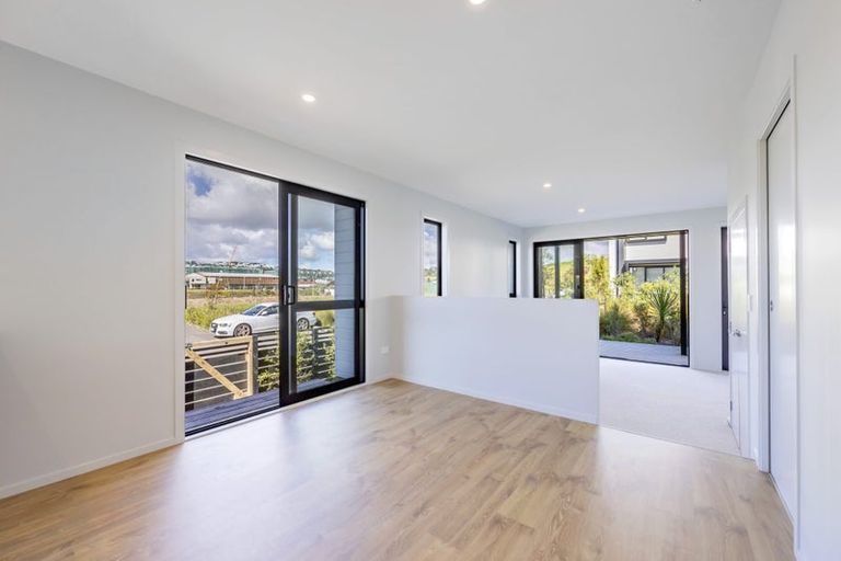 Photo of property in 2a Nerita Place, Long Bay, Auckland, 0630