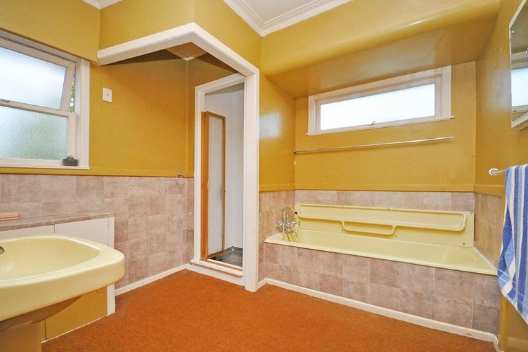 Photo of property in 28 Grassways Avenue, Pakuranga, Auckland, 2010