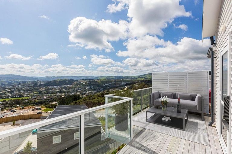 Photo of property in 16 Kopua Place, Whitby, Porirua, 5024