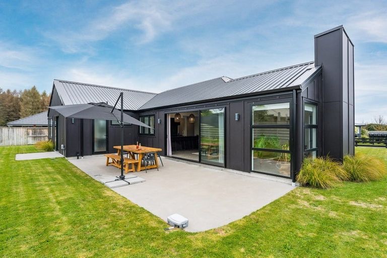 Photo of property in 1 Larches Lane, Kinloch, 3377