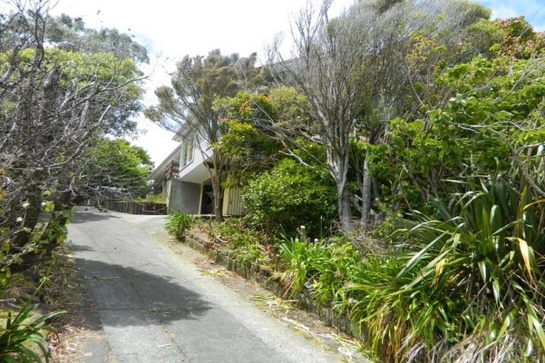 Photo of property in 5 Huia Street, Tawa, Wellington, 5028