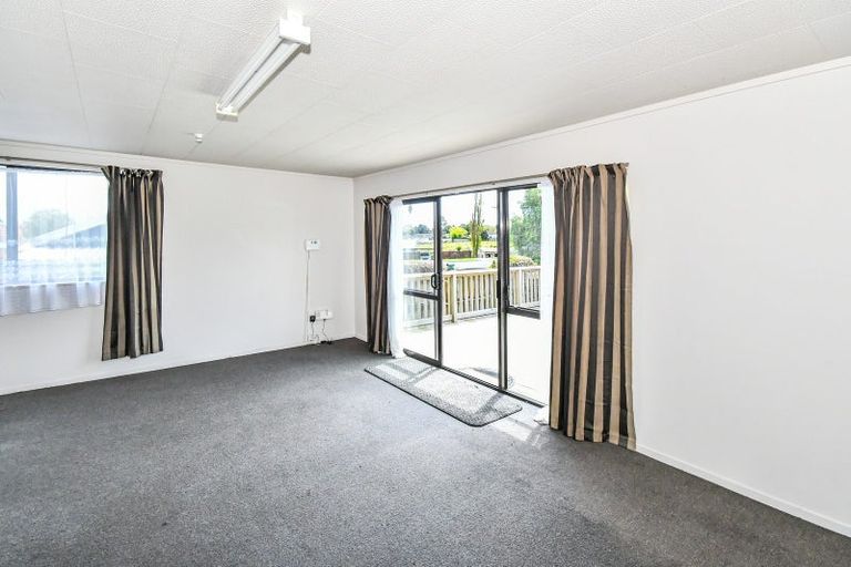 Photo of property in 2 Inca Place, Red Hill, Papakura, 2110