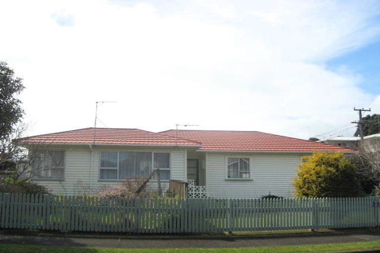 Photo of property in 4 Lydford Place, Spotswood, New Plymouth, 4310