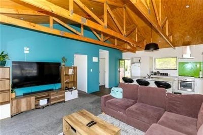 Photo of property in 73 Mould Street, Waitara, 4320