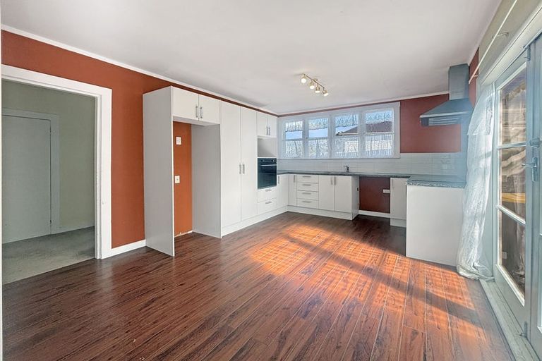 Photo of property in 102 Tirau Street, Putaruru, 3411
