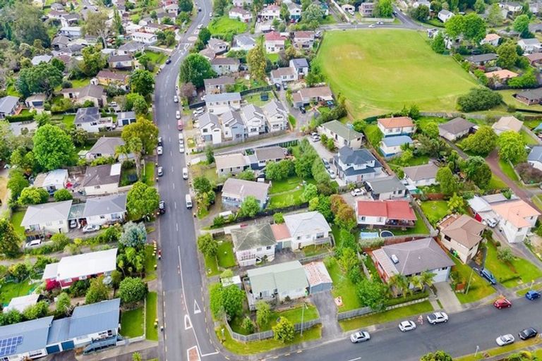 Photo of property in 1/39 Reynella Drive, Massey, Auckland, 0614