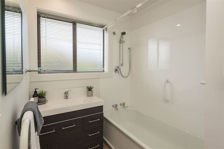 Photo of property in 8 Erin Crescent, Mairehau, Christchurch, 8013