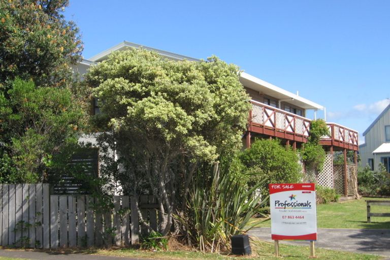 Photo of property in 19 Wakanoi Place, Bowentown, Waihi Beach, 3177