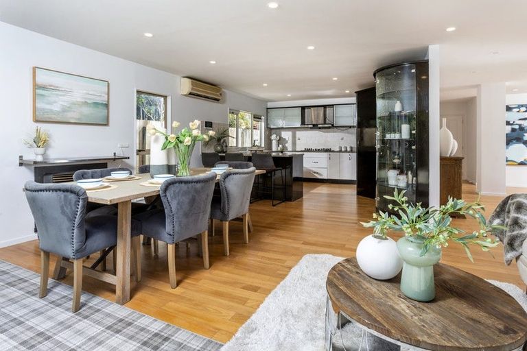 Photo of property in 78 Medallion Drive, Oteha, Auckland, 0632