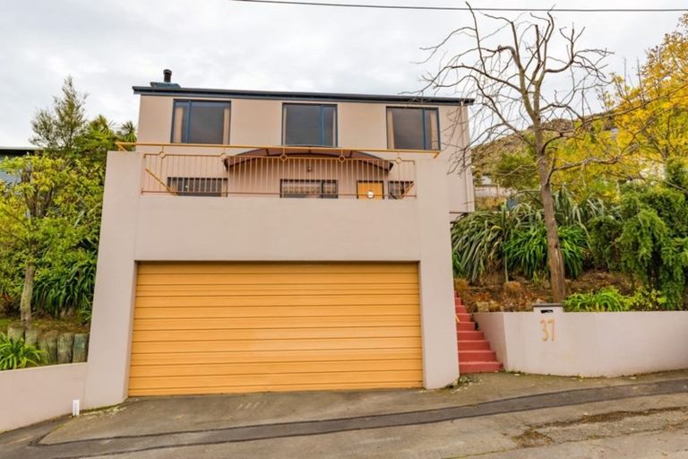 Photo of property in 37 Cornwall Road, Lyttelton, 8082