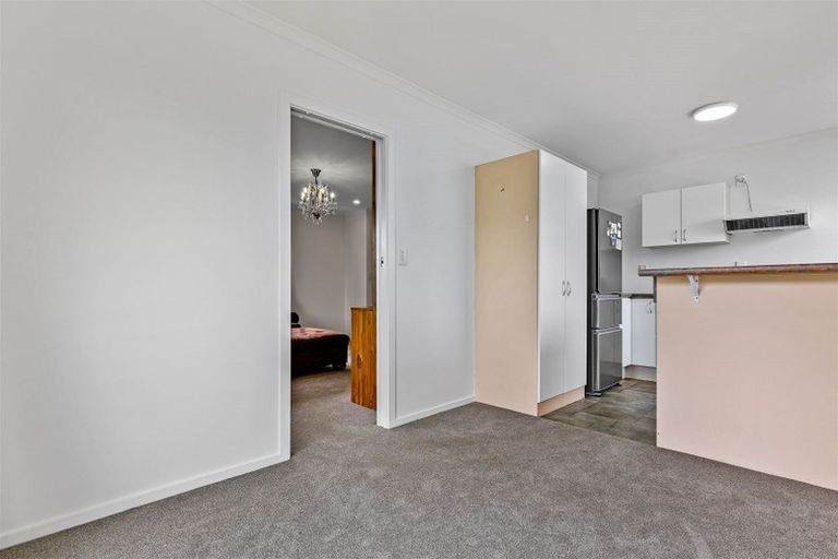 Photo of property in 2/327 Main South Road, Hornby, Christchurch, 8042