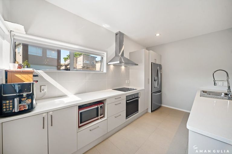 Photo of property in 4 Sunshine Boulevard, Sunnyvale, Auckland, 0612