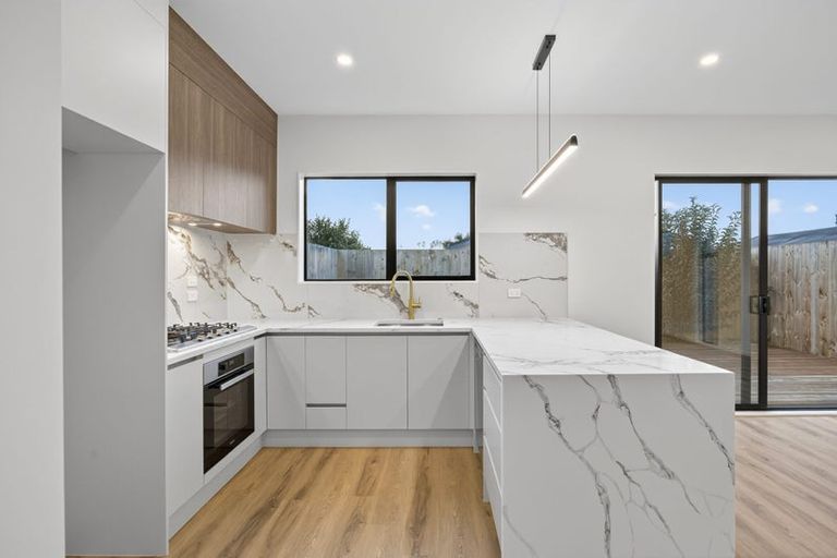 Photo of property in 27 Jandell Crescent, Bucklands Beach, Auckland, 2014